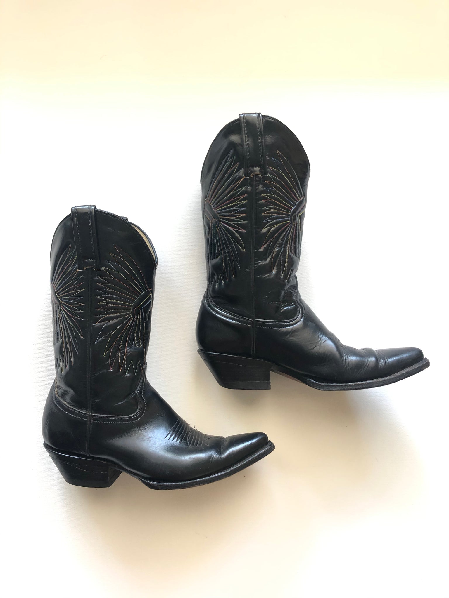 VINTAGE: Western Boots - Embroidered Black