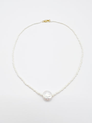 The Classic Pearl Choker