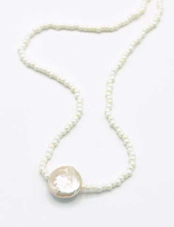 The Classic Pearl Choker