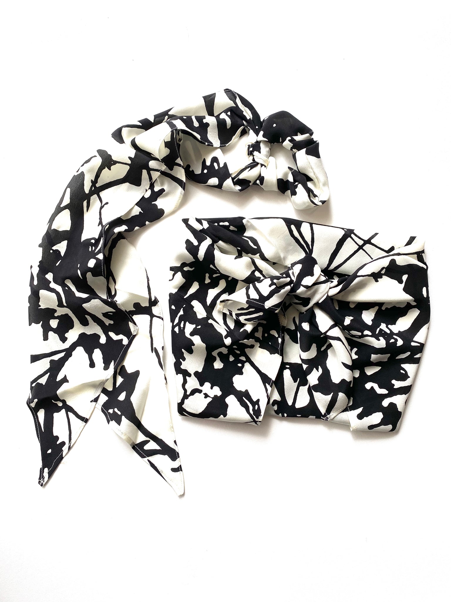 The Neptune Bandana Top & Ribbon Scrunchie Set - Black & White Abstract