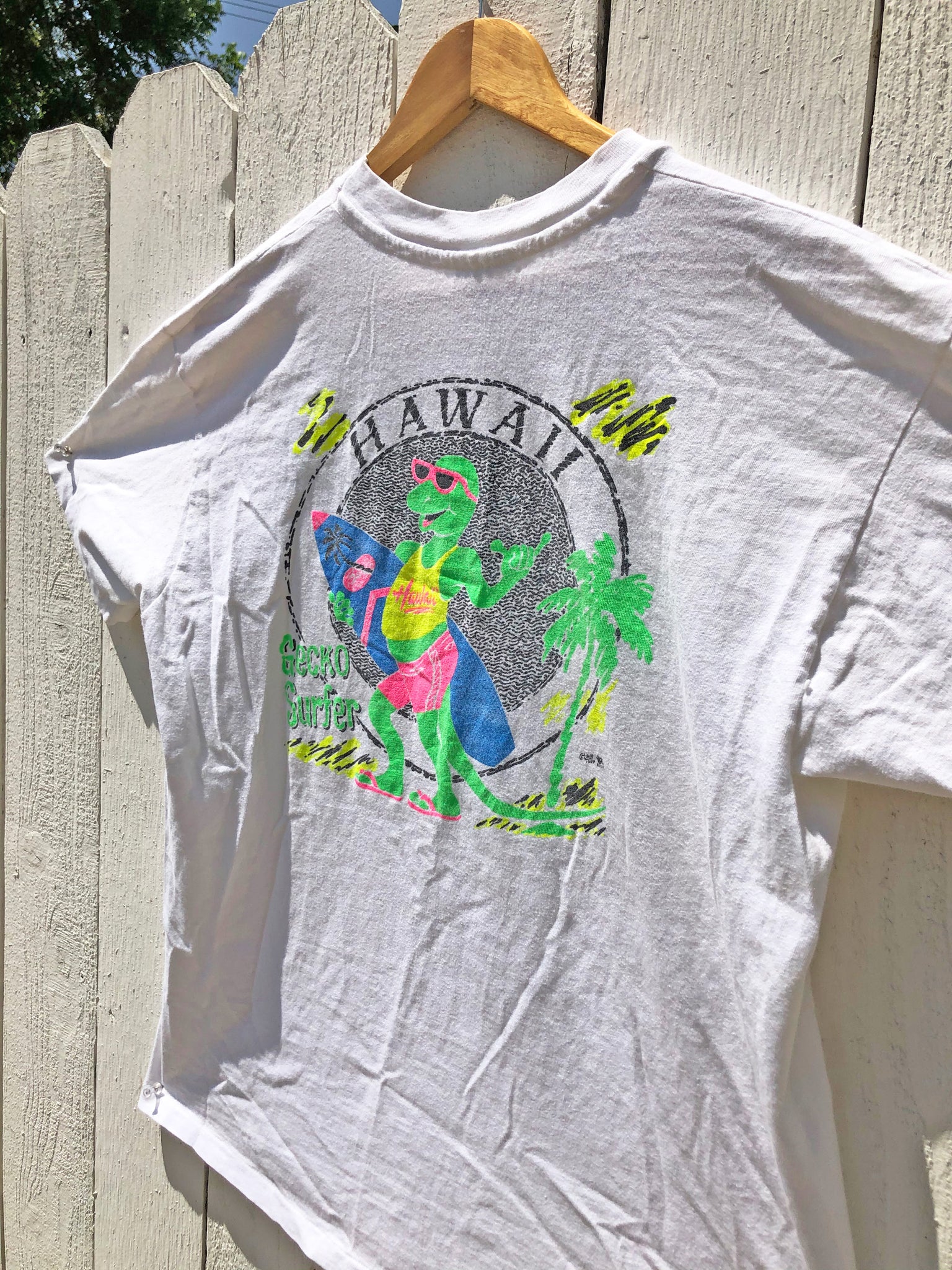 VINTAGE: Hawaii Neon Gecko T-Shirt
