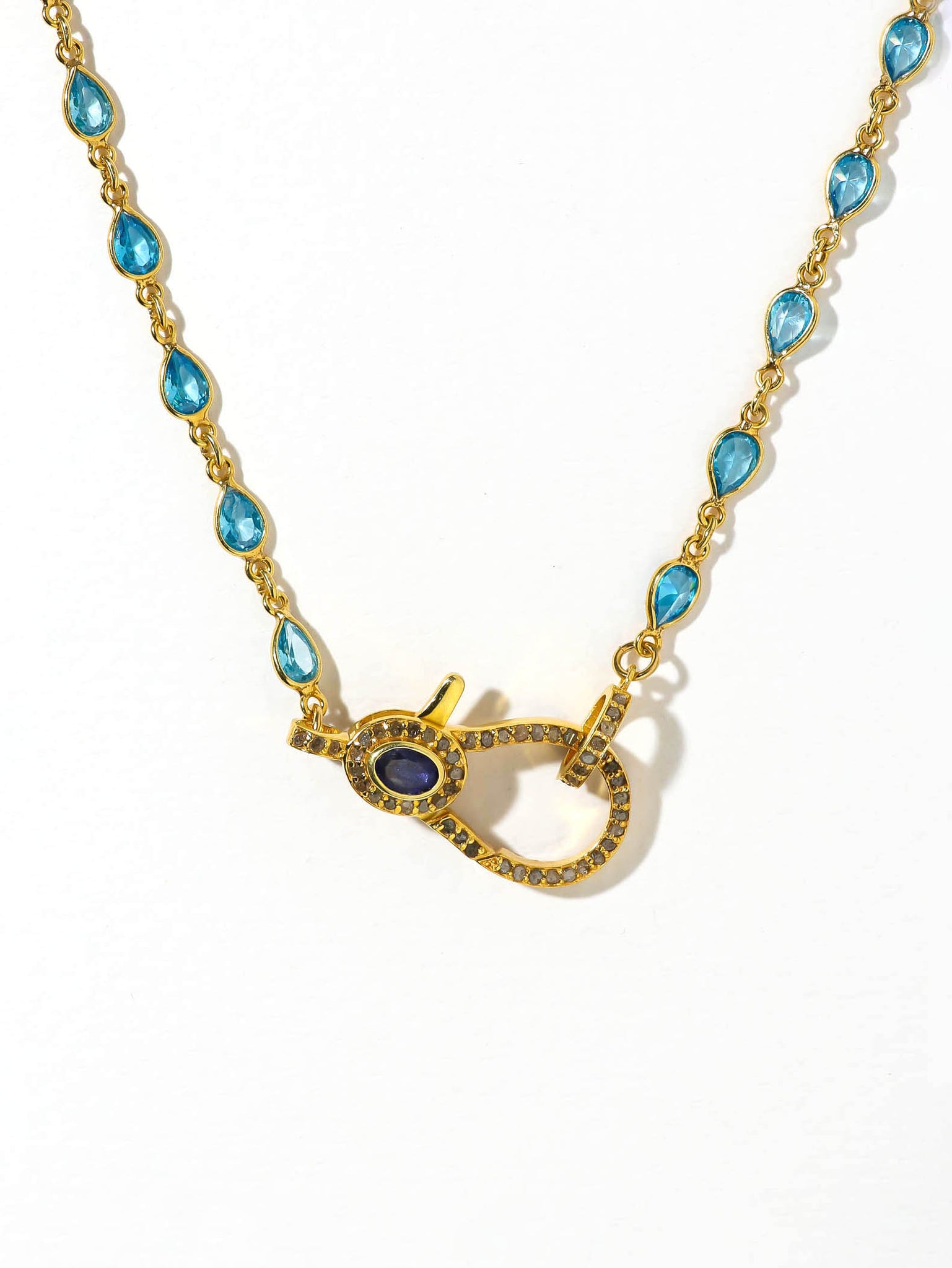The Quila Clasp Necklace