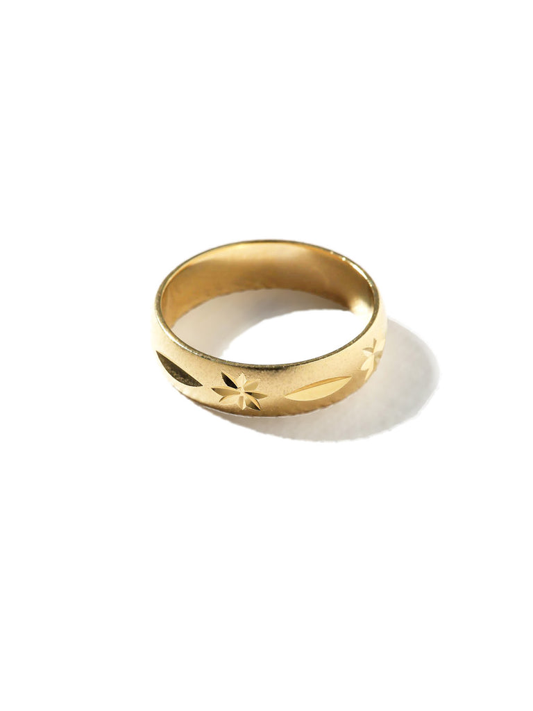Vanessa Mooney - The Vintage Star Ring - Rings - Gold / Band