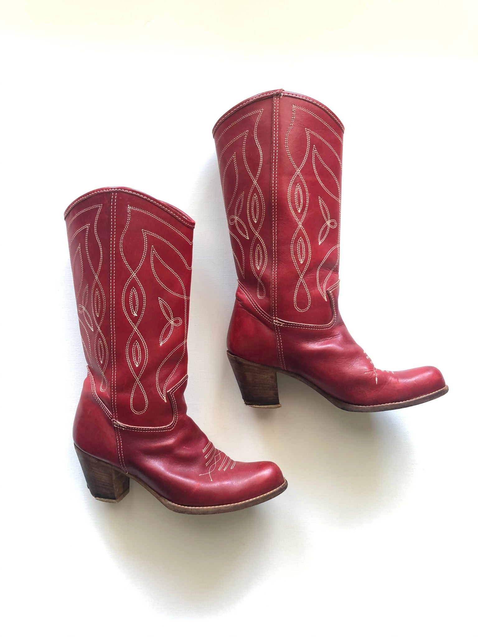 VINTAGE: Western Boots - Rich Red