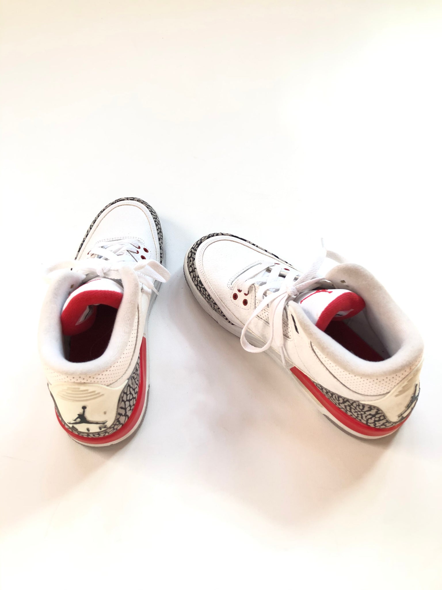 VINTAGE: Air Jordans - White & Red