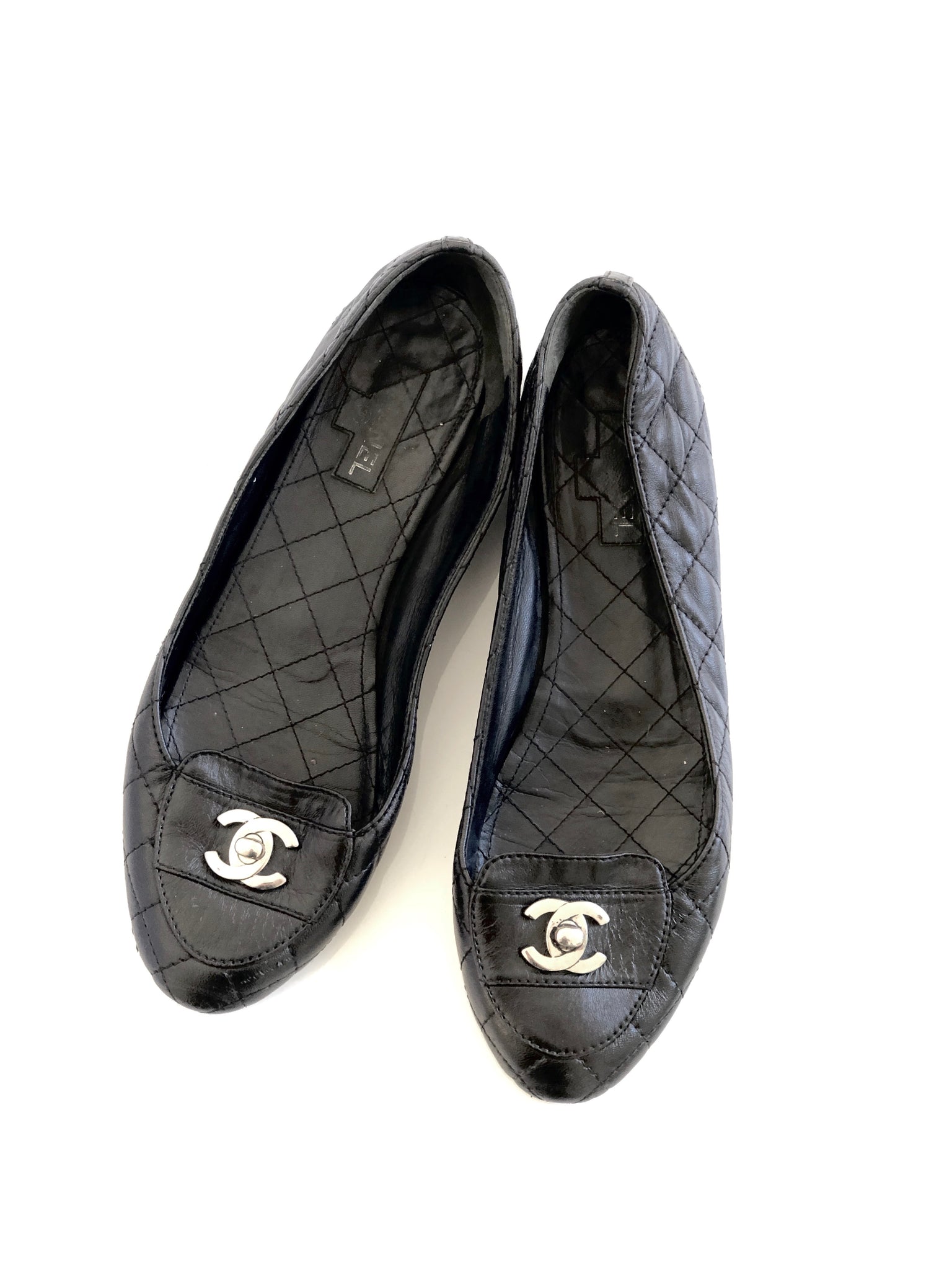 Chanel Pre-owned CC Turn-Lock Diamond-Quilted Loafers - Grey