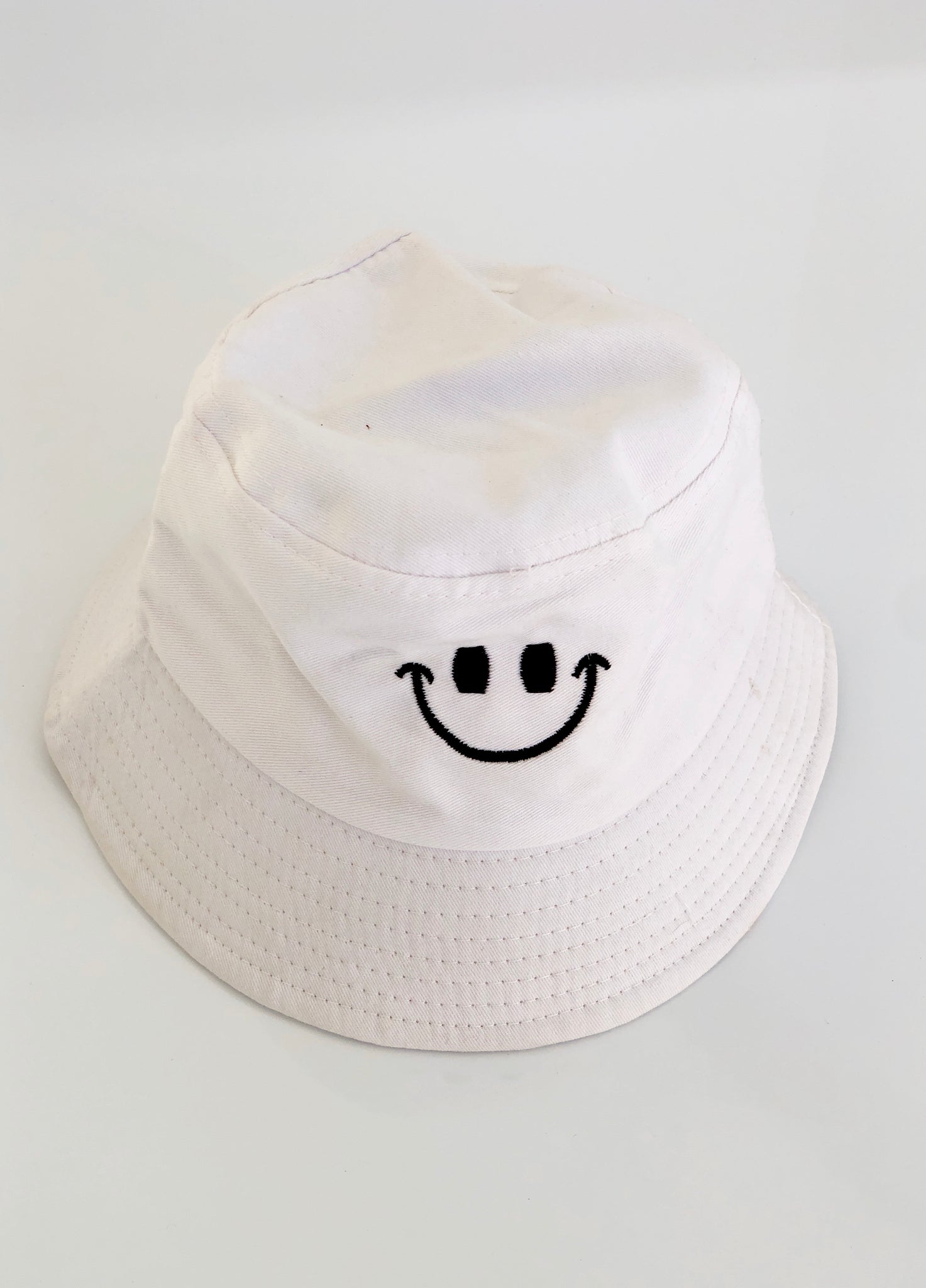 VINTAGE: White 2000's Bucket Hat