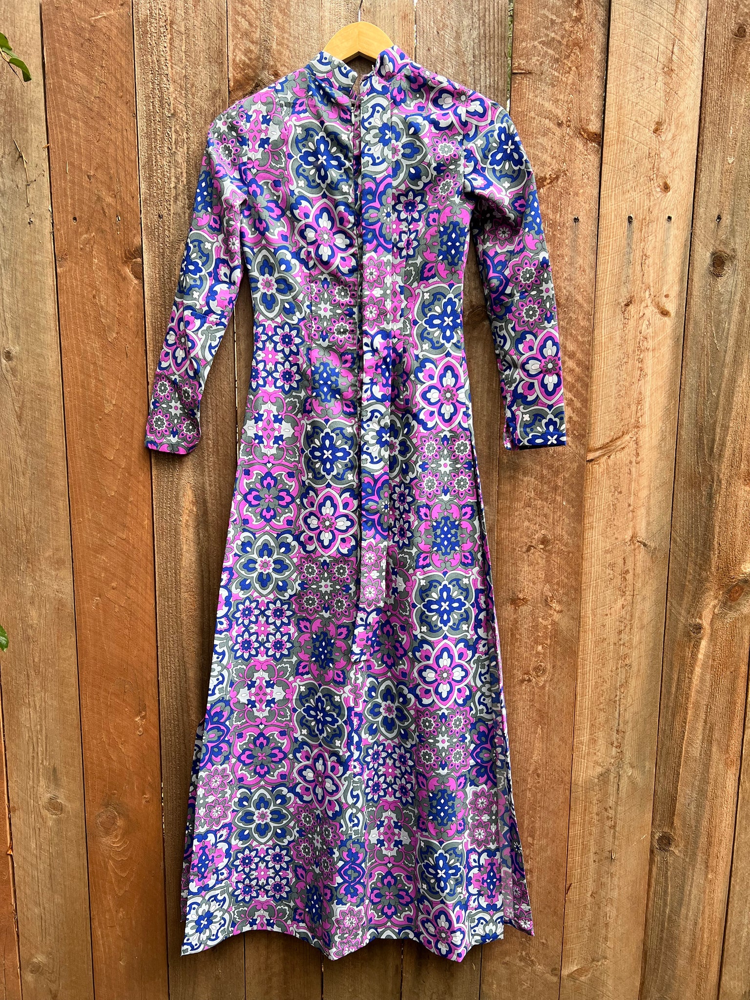 VINTAGE: Purple Long-Sleeve Collared Dress